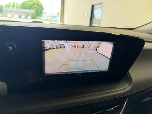 Used 2025 Buick Encore GX Preferred AWD/4WD image 17
