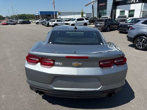 Used 2023 Chevrolet Camaro LT RWD image 4