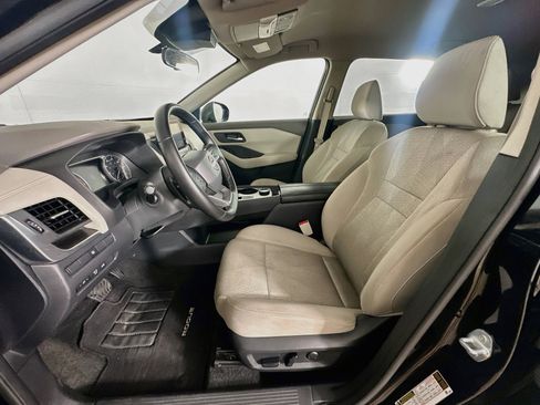 Used 2025 Nissan Rogue SV AWD/4WD image 13