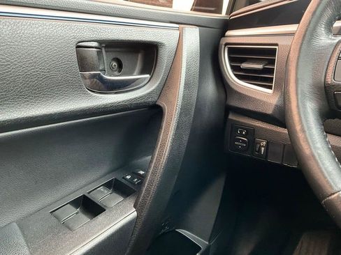 Used 2016 Toyota Corolla S FWD image 22