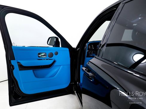 New 2026 Rolls-Royce Cullinan Black Badge image 11