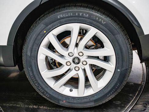 Used 2018 Land Rover Discovery HSE AWD/4WD image 10
