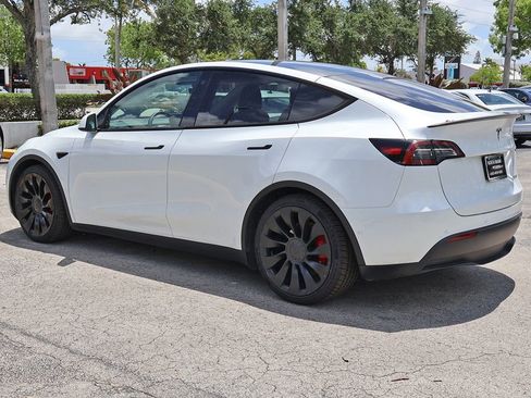 Used 2022 Tesla Model Y Performance AWD/4WD image 9