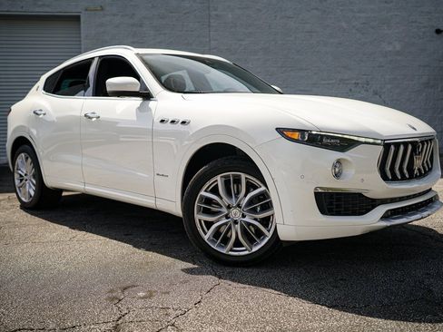 Used 2021 Maserati Levante S GranLusso image 8