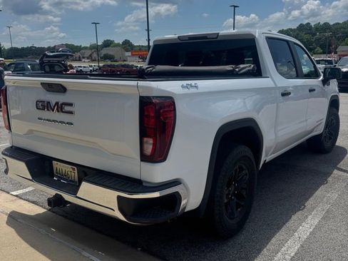 Used 2021 GMC Sierra 1500 4x4 Crew Cab w/ Sierra Value Package image 5