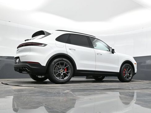 New 2026 Porsche Cayenne S AWD/4WD image 38