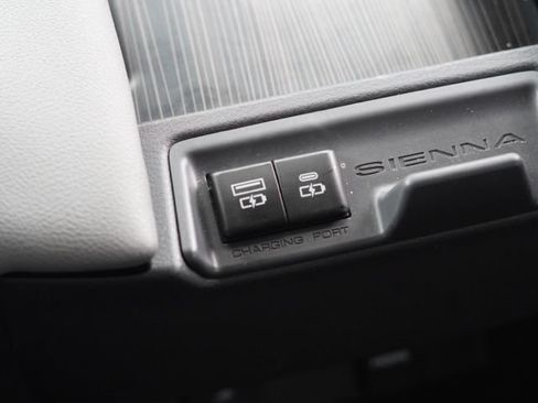 Used 2024 Toyota Sienna Limited AWD/4WD image 37