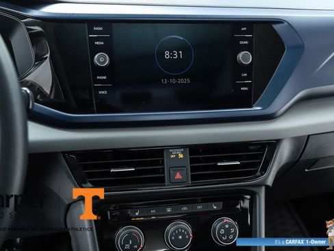 Used 2023 Volkswagen Taos SE w/ Panoramic Sunroof Package image 25