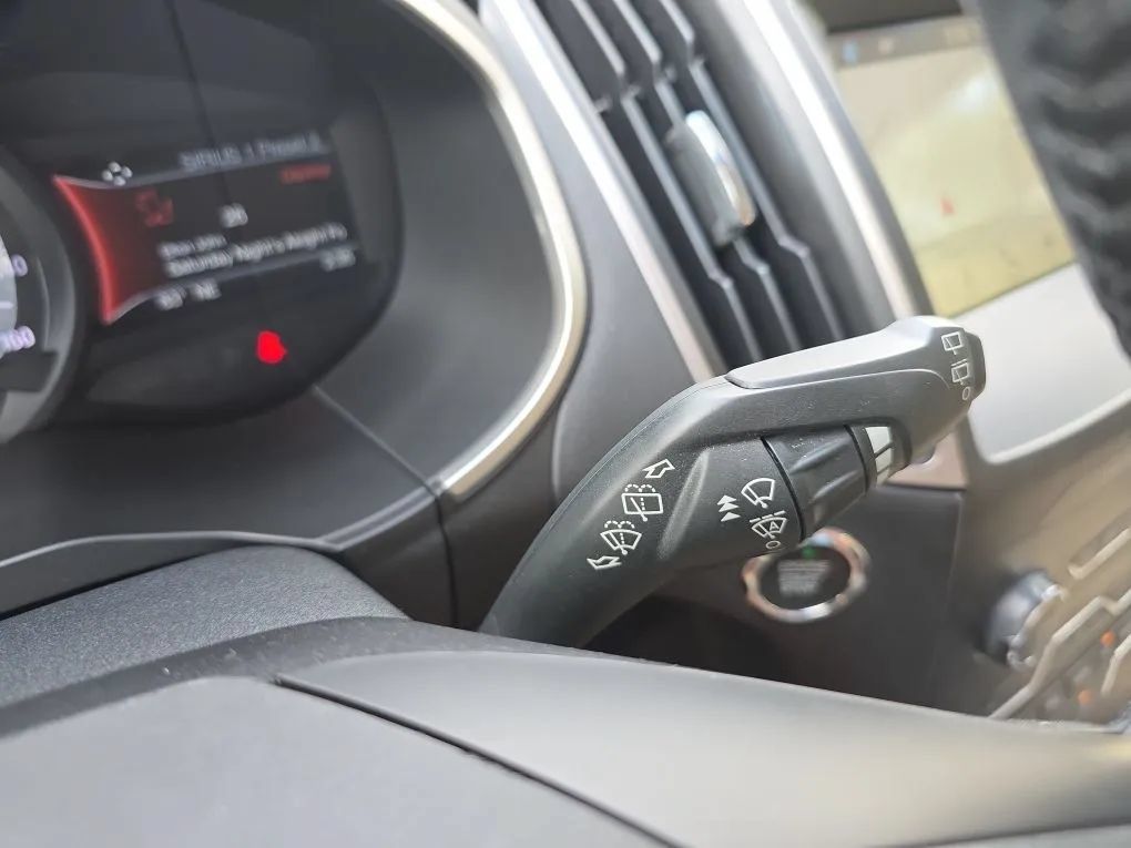 Used 2019 Ford Edge SEL w/ Equipment Group 201A FWD image 22