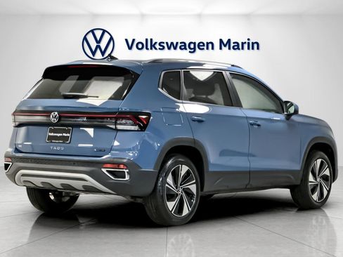 New 2026 Volkswagen Taos SE image 5