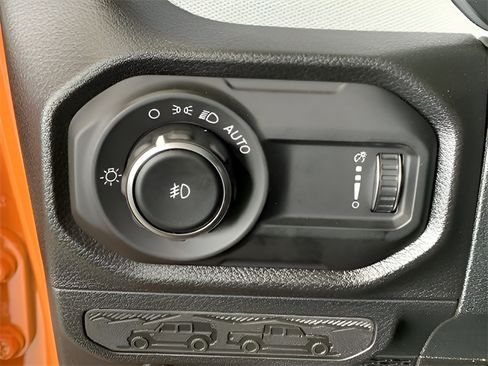 Used 2025 Jeep Wrangler Unlimited Sport AWD/4WD image 34