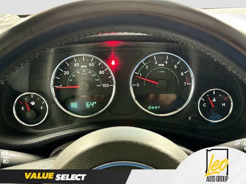 Used 2015 Jeep Wrangler Unlimited Sahara AWD/4WD image 14