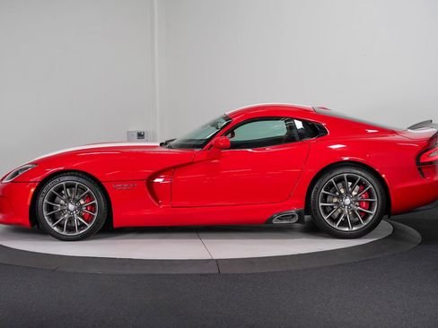 Used 2017 Dodge Viper GTS image 7