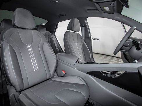 Used 2022 Hyundai Elantra SEL image 19