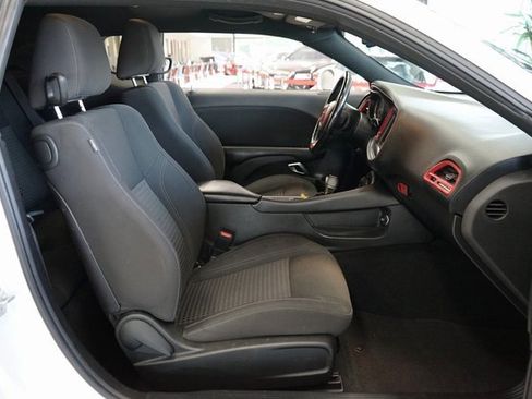 Used 2019 Dodge Challenger SXT image 35