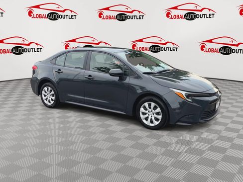 Used 2023 Toyota Corolla LE FWD image 2