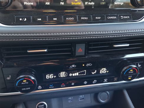 Used 2021 Nissan Rogue Platinum image 25