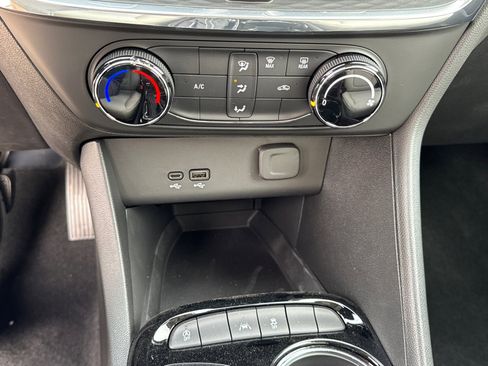 New 2025 Buick Encore GX Preferred image 30