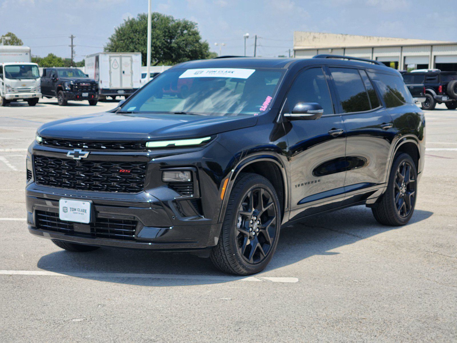 Used 2026 Chevrolet Traverse RS w/ LPO, Floor Liner Package FWD image 2
