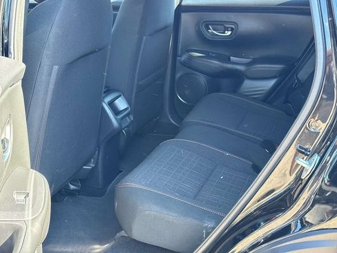 Used 2025 Honda HR-V Sport image 12
