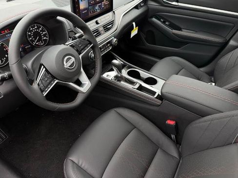 New 2025 Nissan Altima 2.5 SR w/ SR Premium Package image 17