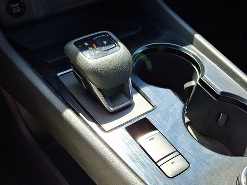 Certified 2025 Nissan Rogue S AWD/4WD image 15