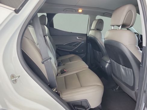 Used 2017 Hyundai Santa Fe Sport FWD image 17