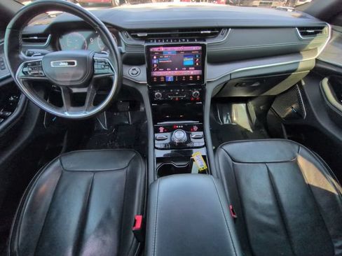 Used 2022 Jeep Grand Cherokee Overland AWD/4WD image 14