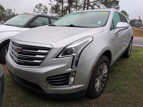 Used 2017 Cadillac XT5 Luxury w/ Driver Awareness Package image 5