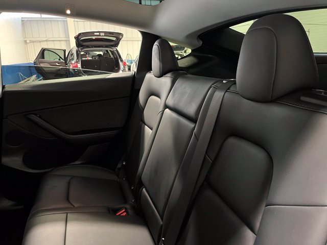 Used 2025 Tesla Model Y Long Range RWD image 19