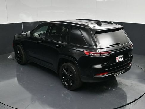 Used 2023 Jeep Grand Cherokee Limited w/ Black Appearance Package AWD/4WD image 57