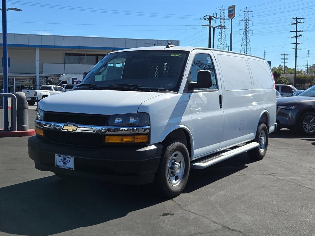 Used 2025 Chevrolet Express 2500 w/ Driver Convenience Package RWD image 30