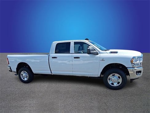 Used 2023 RAM 3500 Tradesman w/ Chrome Appearance Group image 3