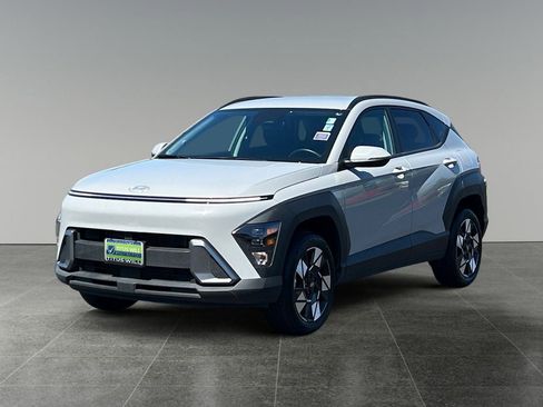 Used 2025 Hyundai Kona SEL AWD/4WD image 4