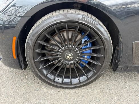 Used 2019 BMW 750i xDrive w/ Executive Package AWD/4WD image 8
