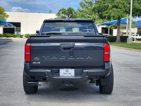 Used 2024 Toyota Tacoma SR AWD/4WD image 31