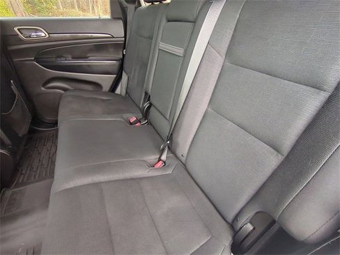 Used 2017 Jeep Grand Cherokee Laredo image 28