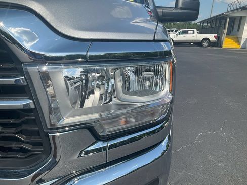 Used 2023 RAM 2500 Tradesman w/ Chrome Appearance Group AWD/4WD image 9