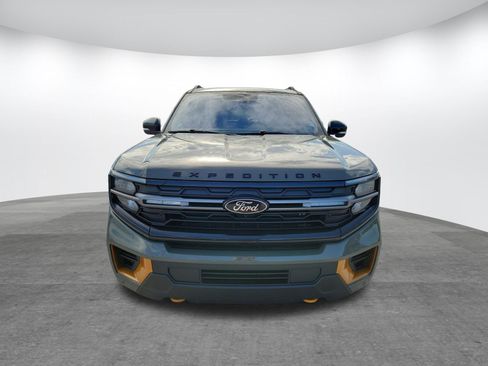 Used 2025 Ford Expedition Tremor AWD/4WD image 2