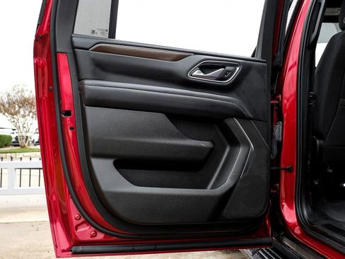 Used 2022 GMC Yukon XL SLE image 47