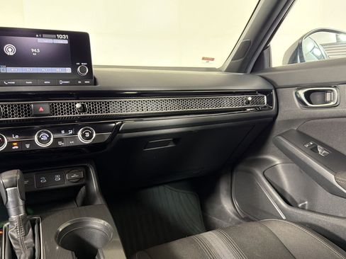 Used 2025 Honda Civic Sport image 28