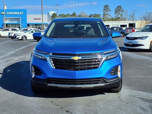 Used 2024 Chevrolet Equinox LT image 2