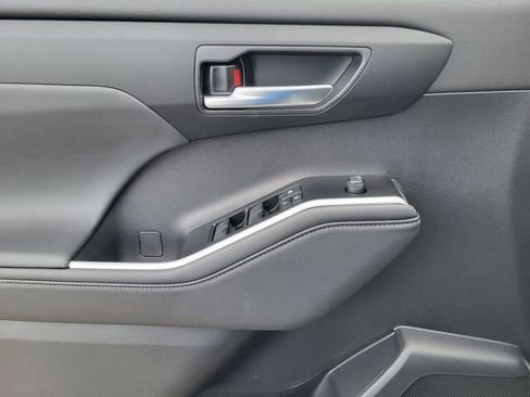 New 2026 Toyota Highlander XSE image 12