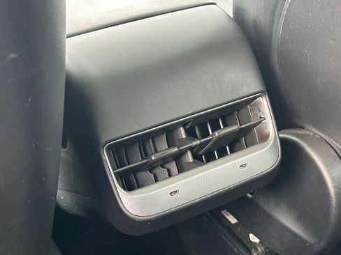 Used 2023 Tesla Model 3 Standard Range image 14