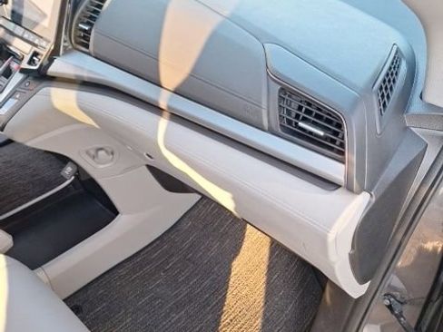 Used 2023 Honda Odyssey EX-L image 23