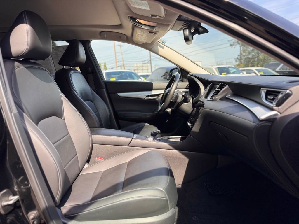 Used 2020 INFINITI QX50 Luxe w/ Cargo Package AWD/4WD image 29