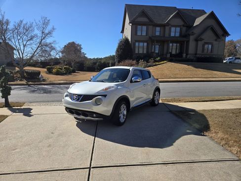 Used 2012 Nissan Juke SL w/ Chrome Pkg image 1