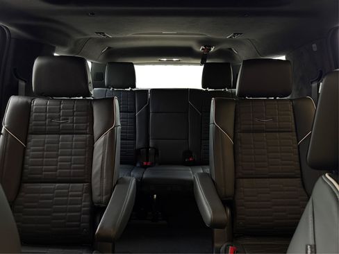 New 2026 Cadillac Escalade ESV Platinum Sport w/ LPO, ONYX Package image 17