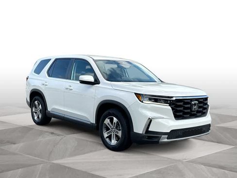 Used 2025 Honda Pilot EX-L image 2