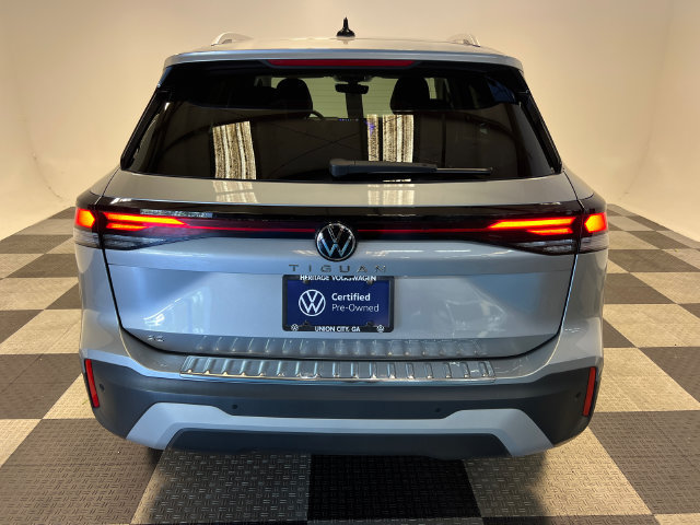 Used 2025 Volkswagen Tiguan SE FWD image 4